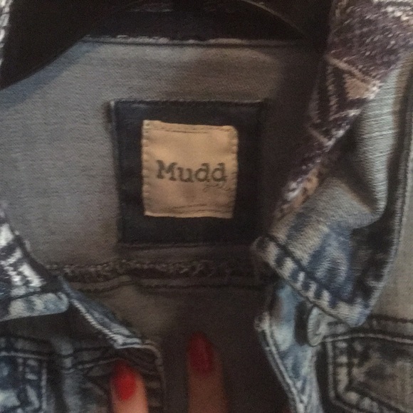 Girls cropped hooded denim jacket. - Picture 4 of 4